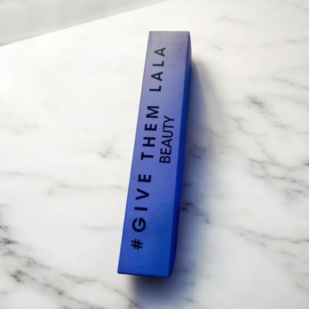 💥 Give Them Lala Matte Lipstick – Cushion Cream Lipstick in 